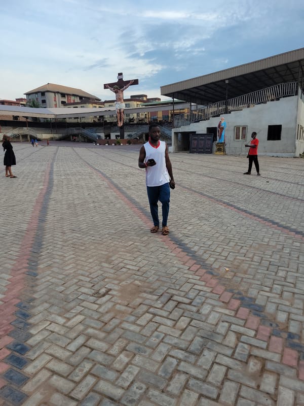 An afternoon in Onitsha: streets, a church plaza, and everyday life