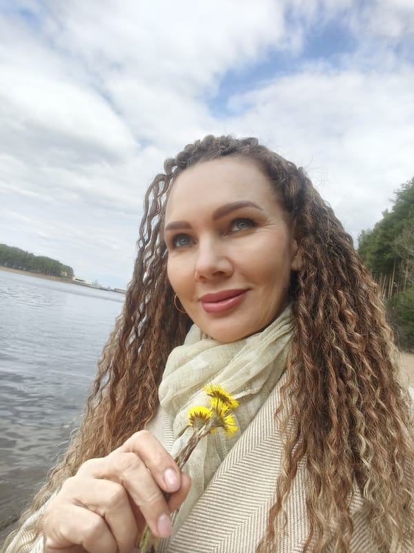Spring morning activities documented along Kama River in Chaikovsky