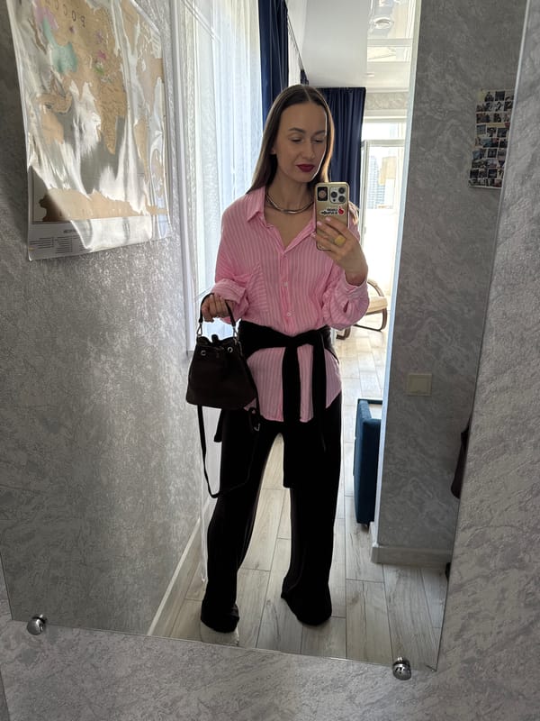 Woman documents morning routine in Sochi apartment