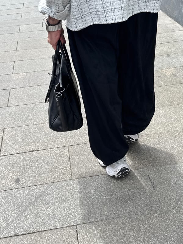 Mid-morning street scenes from central Moscow, July 2026