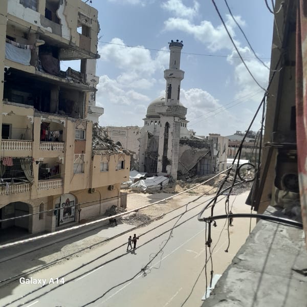 Widespread building damage documented in Khan Yunis residential area