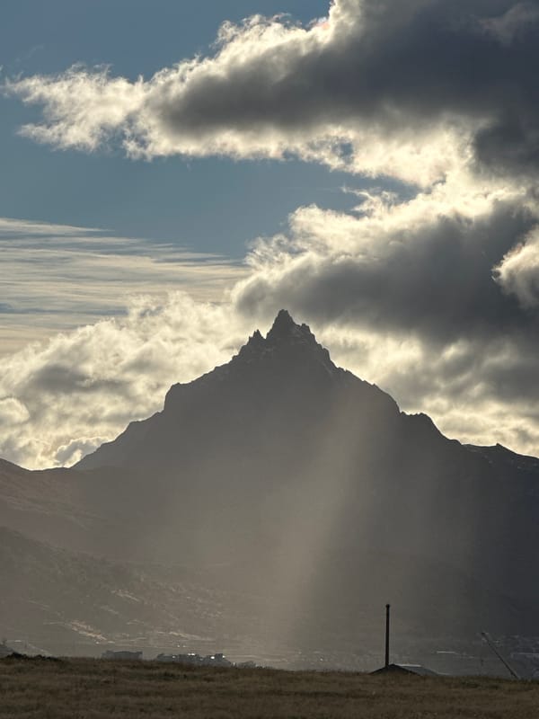 Weather patterns observed over Ushuaia mountain range