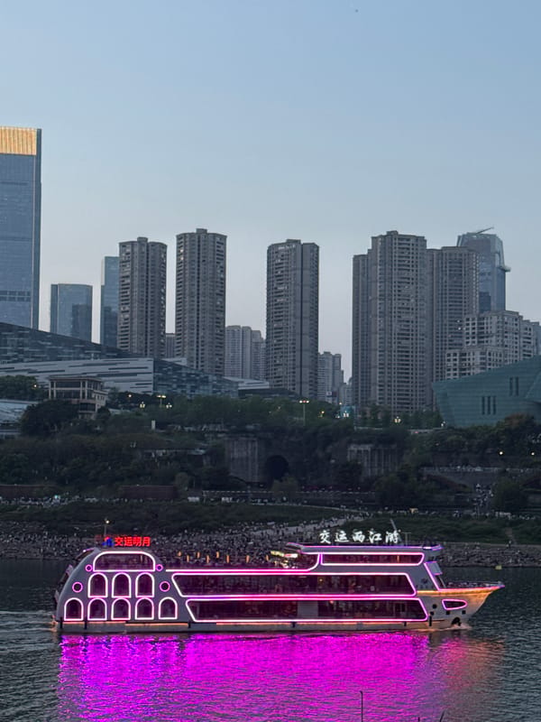 LED-lit tour boat spotted on Chongqing river