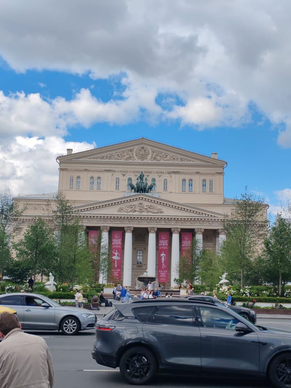 A summer morning exploring Moscow's landmarks and city life