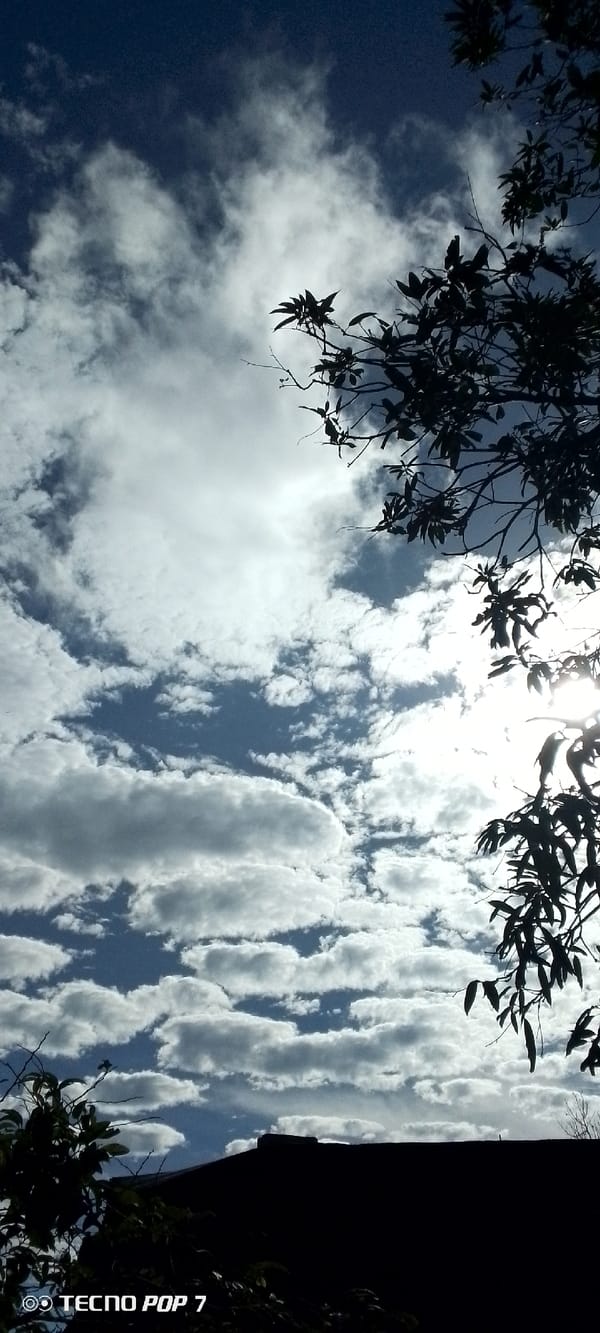 Venezuelan resident documents changing cloud patterns over Altagracia neighborhood