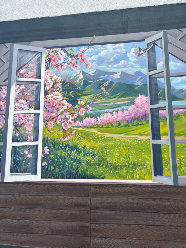 Spring urban walkabout captures flowers, murals, everyday city scenes