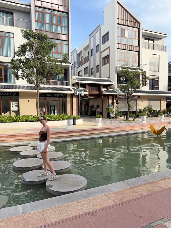 Theme park visit in Nghĩa Trụ Commune Vietnam