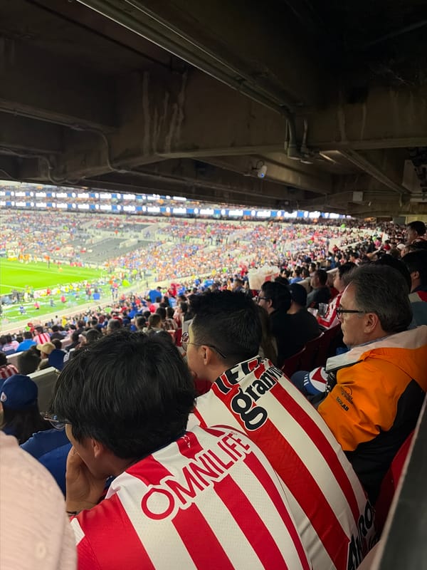 Soccer match draws crowds to Mexico City stadium