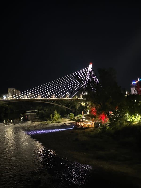 Riverside dinner night: bridge views and a few solid plates