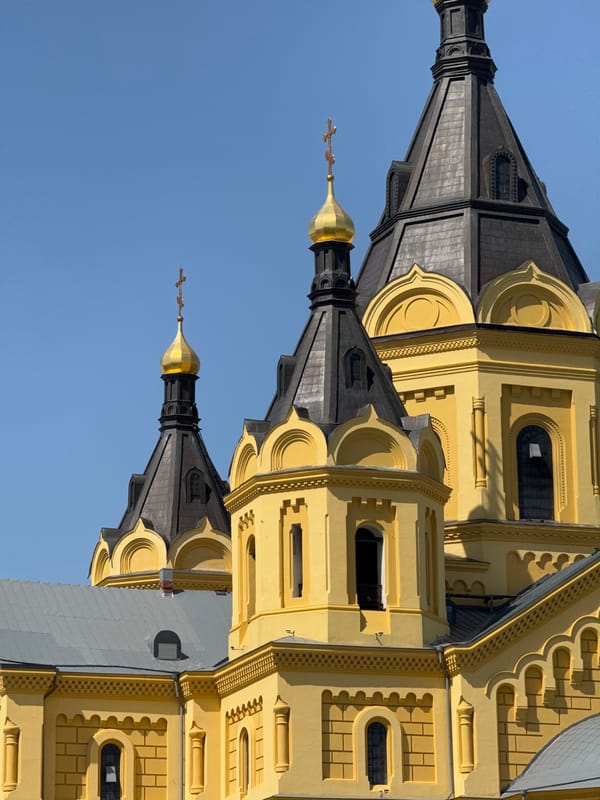 Clear morning views captured of Nizhny Novgorod cathedral and waterfront