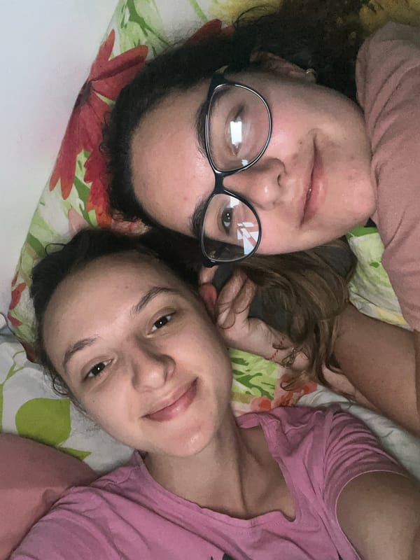 Casual home moments captured in Saarbrücken evening