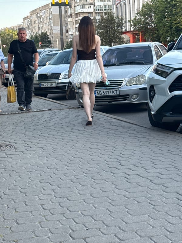 Street-level scenes from a commercial block in Vinnytsia