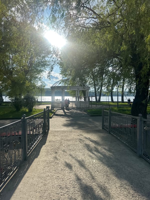 Afternoon lakeside stroll captured at Ternopil waterfront park