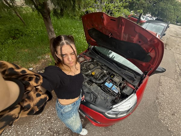 Car breakdown disrupts young woman's day in Sofia