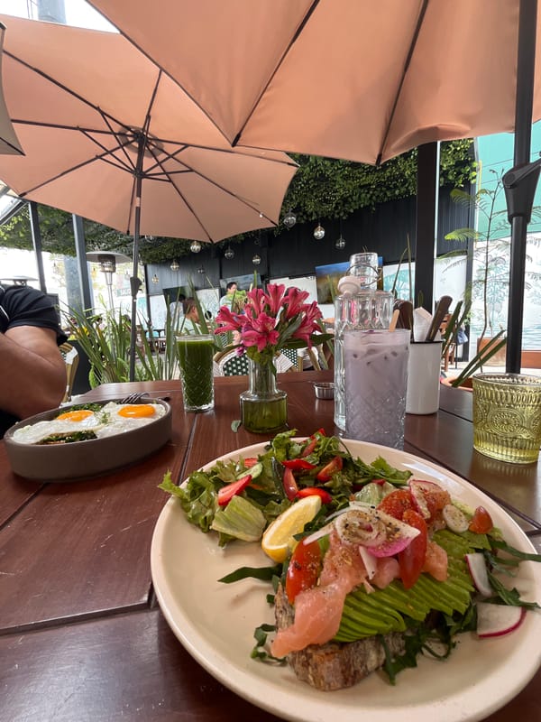 Man dines outdoors at restaurant in San Bernardino Tlaxcalancingo