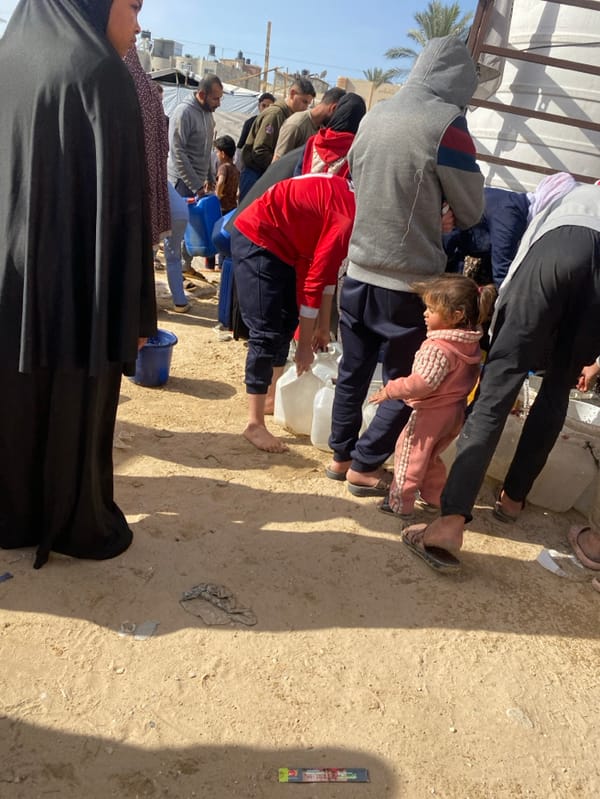 Water Distribution Draws Crowds in Deir el-Balah
