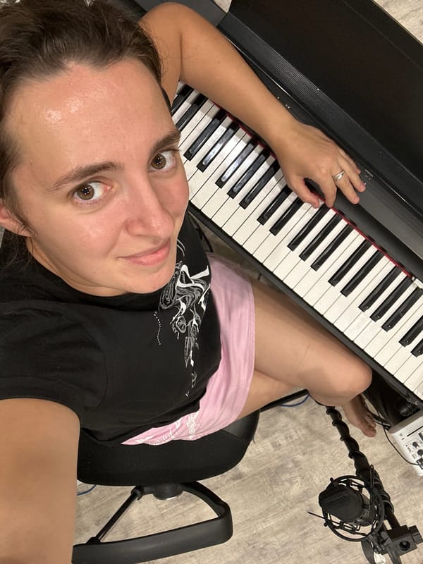 Home keyboard session in Orenburg, multiple angles