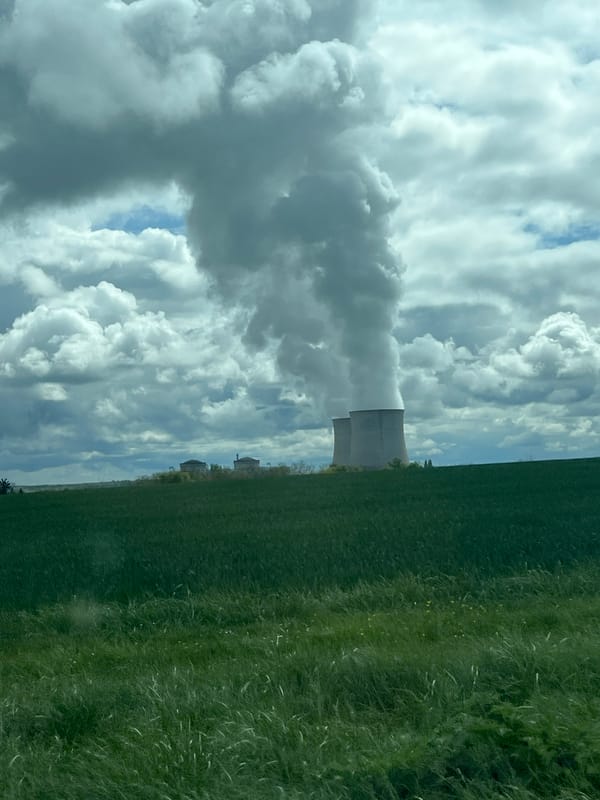 Cooling tower steam plume observed near Avaray, France