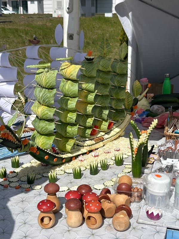 Elaborate food displays and candy store documented in Świnoujście