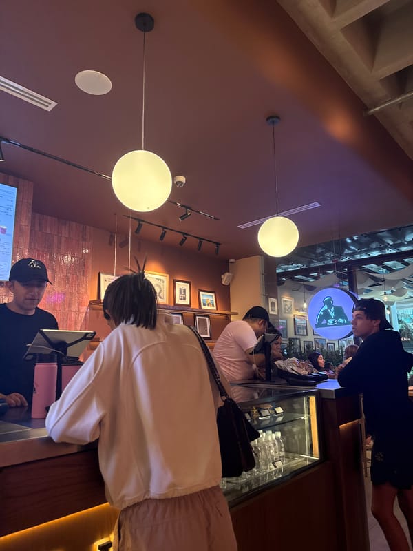 Routine café activity documented at Mexico City Joe & Juice