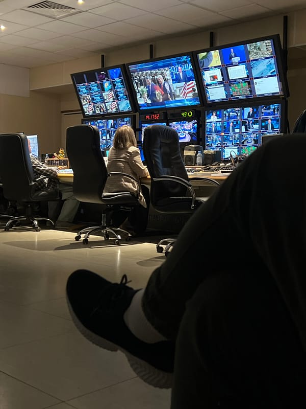 Newsroom activity and street scenes documented in Khimki, Russia