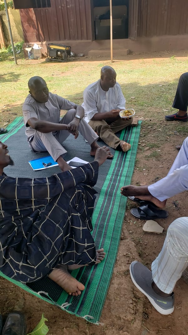 Afternoon gathering, meals, and socializing in Unguwar Shanu, Nigeria
