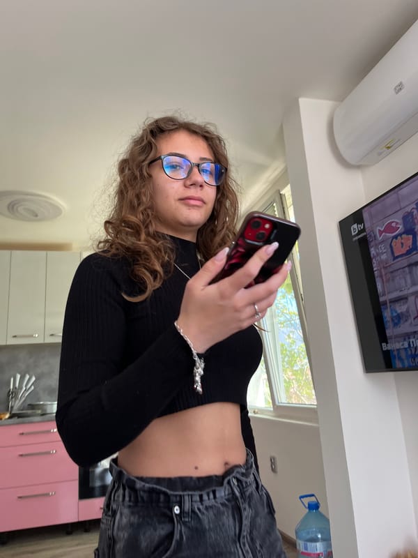 Selfie session captured in Bulgarian home Sunday morning