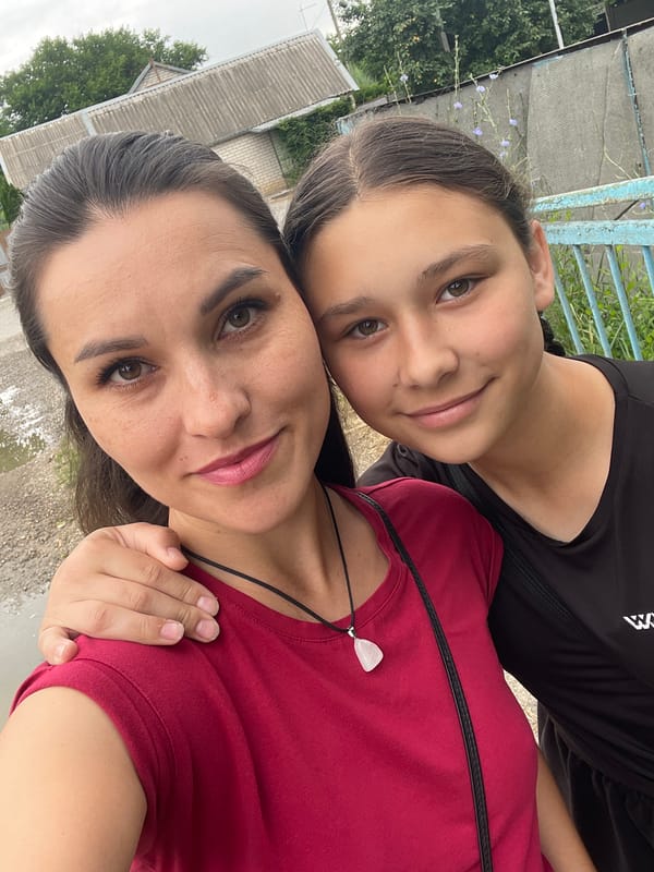 Outdoor selfies and greenery in Donskoye on a cloudy morning