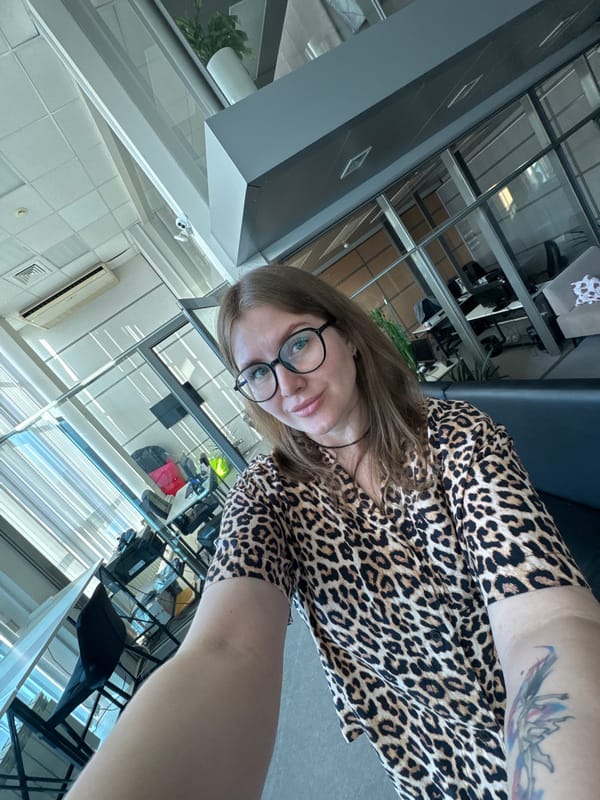Woman documents early morning office visit in Perm with selfies