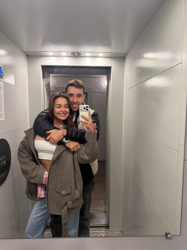 Couple Takes Selfie in Krasnoyarsk Elevator