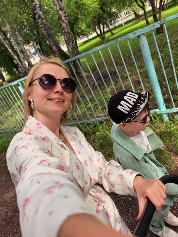 Morning scenes captured in Sterlitamak: selfies, child with stroller, delivery worker