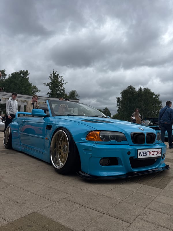 Custom car show draws vintage and modified builds near Victory Square, Minsk