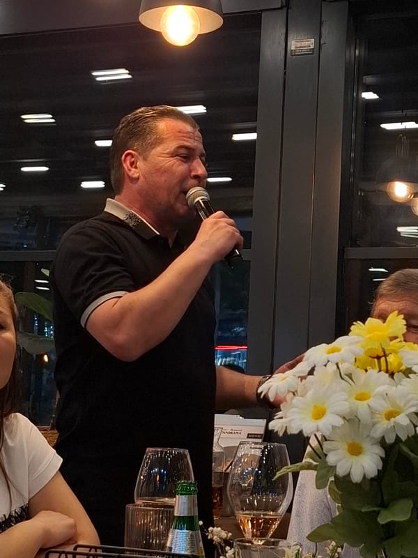 Evening restaurant gathering features live performance in Veliki Preslav