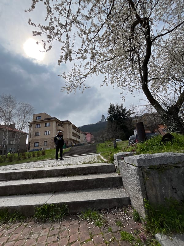 Man documents workout session with gym selfies in Shumen