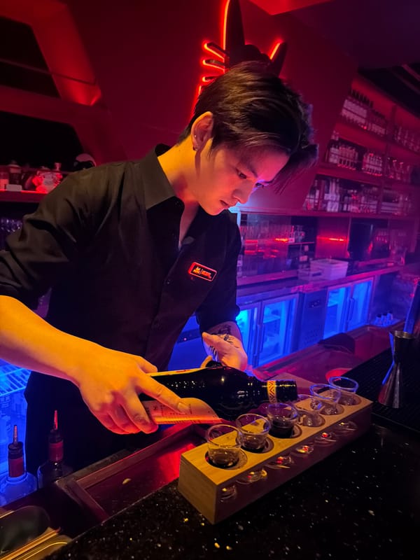 Nightclub entertainment event captured in Chongqing venue