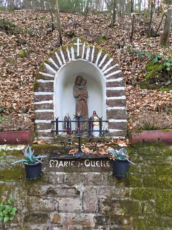 Virgin Mary shrine documented in Mettlach, Germany
