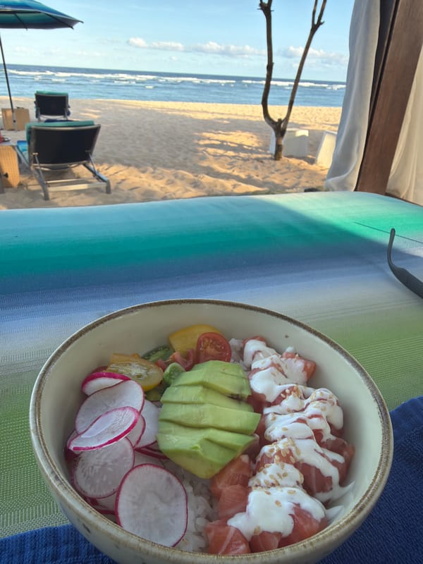 Beach dining captured in Kuta Selatan poke bowl meal