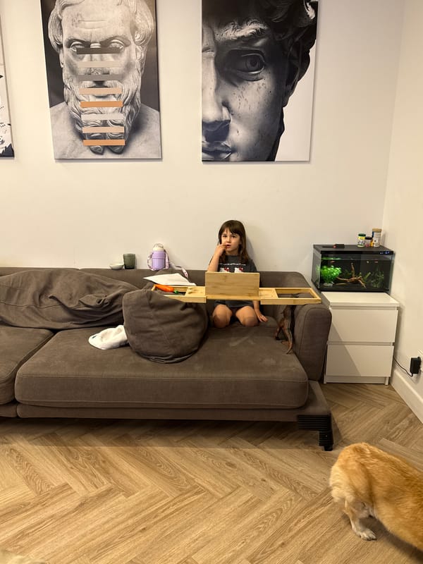 Family moments captured in Krasnoyarsk home with girl, pet