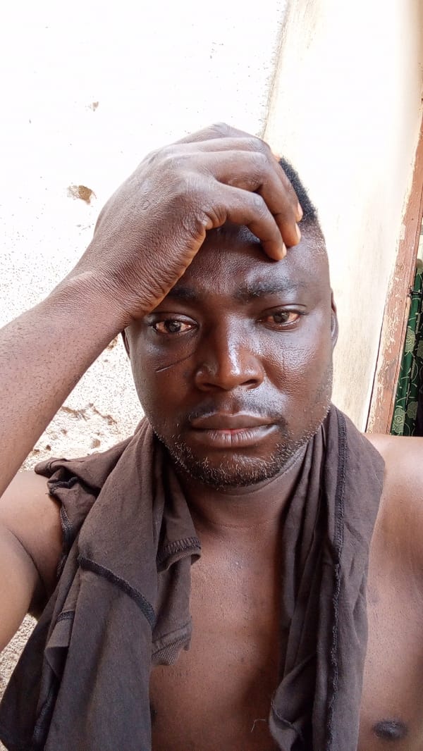 Man photographed in apparent distress over three-minute period