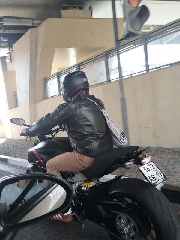 Ducati rider spotted on Sochi road through side mirror