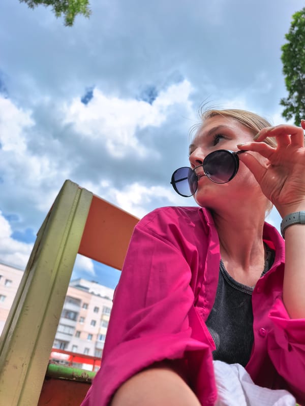 Breezy summer morning out in Sterlitamak with bubbles and a stroll.