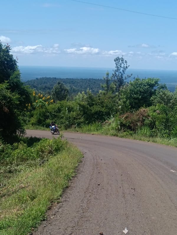 Morning road conditions documented in Kiengu ward Kenya