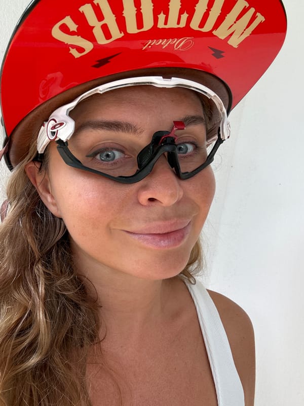 Scooter crew selfies and stops around Ko Samui