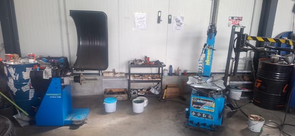 Auto shop visit documented with Mercedes vehicle service