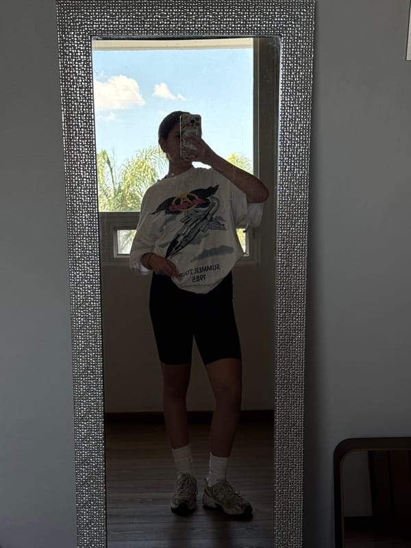 Interior moments documented in Puebla homes during evening hours