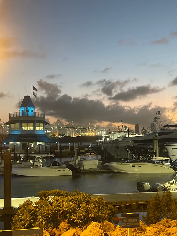Evening drinks and boats captured at Miami Beach waterfront