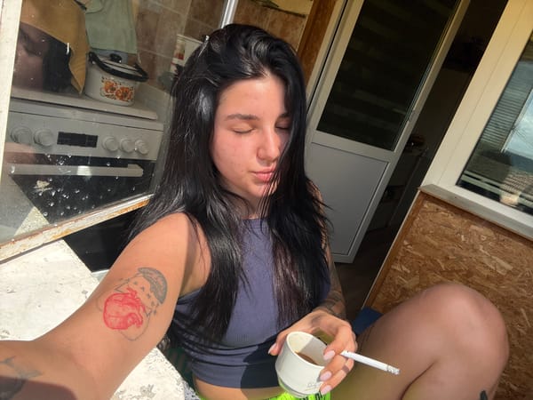 Woman with rose tattoo spotted near Veliko Tarnovo vineyard