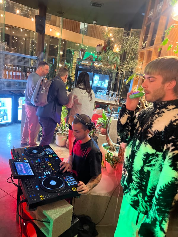 Live music and pool night at Tel Aviv bar