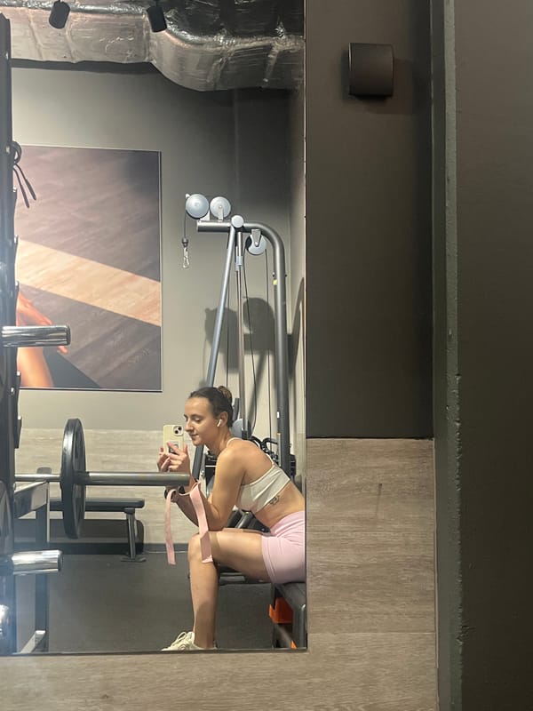 Routine workout session documented at Saarbrücken gym