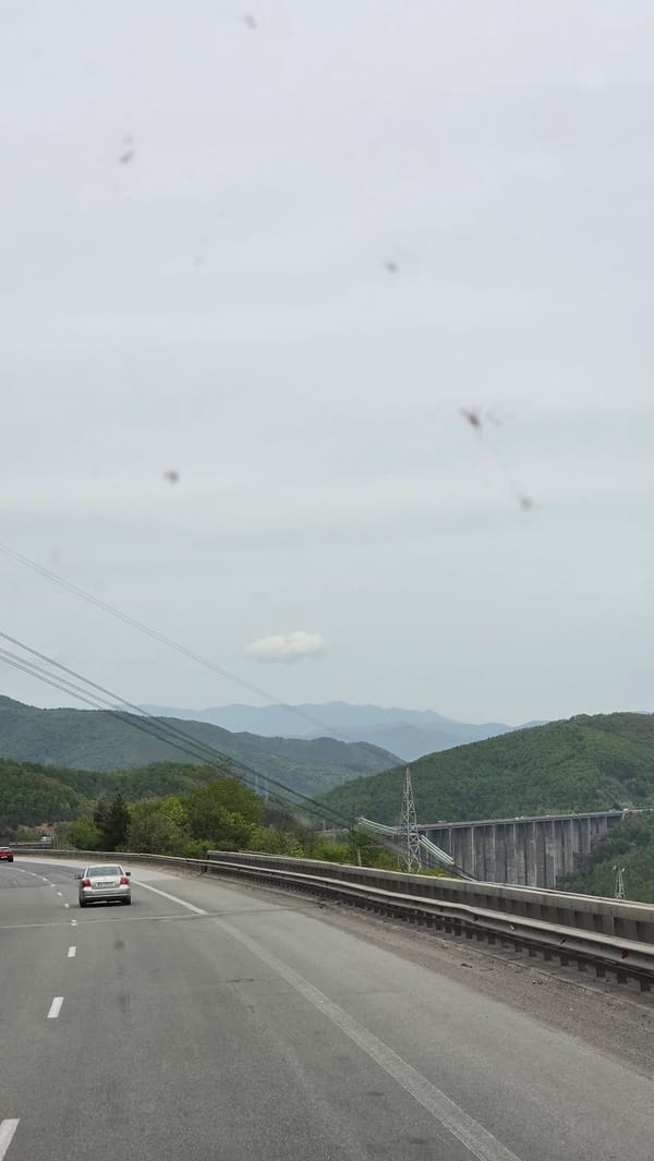 Overcast conditions observed on roadway in Vrachesh, Bulgaria
